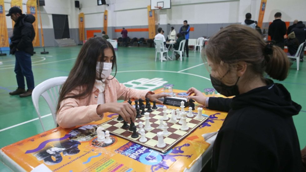 Spor ve satranç ile bağımlılığı mat et