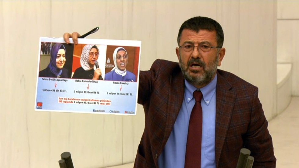 Burs skandalının ardı arkası kesilmiyor&hellip;