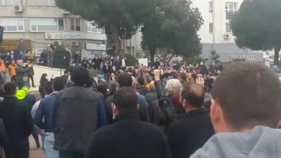 Aliağa gemi s&ouml;k&uuml;m iş&ccedil;ileri: "Gemi s&ouml;k&uuml;m cehennem, iş&ccedil;iler k&ouml;le kalmayacak"