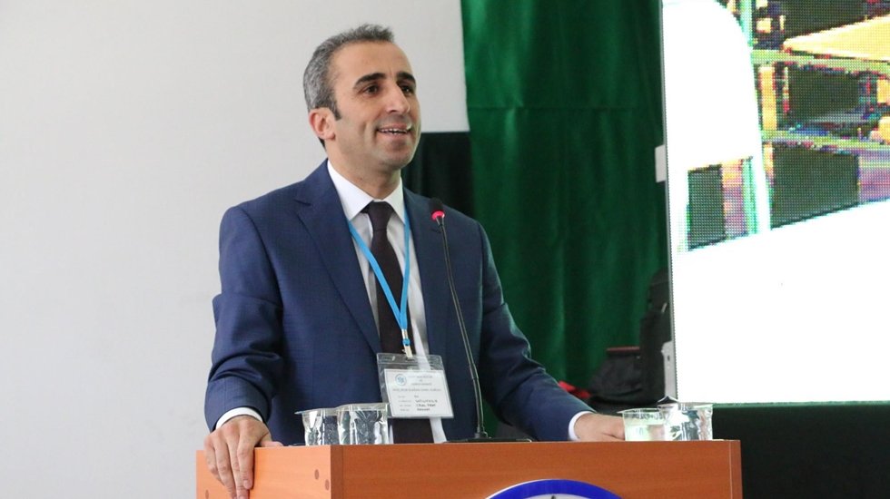 ADF Başkanı Fırat: 'Araba lambalarının &ouml;n&uuml;nde cem yaparız'