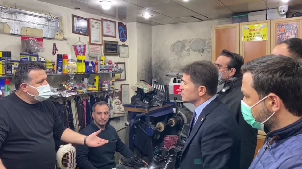 CHP&rsquo;li vekil &ldquo;işlerim iyi diyen&rdquo; tek esnafı buldu