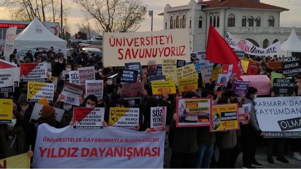 CHP&rsquo;nin &ldquo;Y&uuml;ksek&ouml;ğretimde yaşanan sorunlar araştırılsın&rdquo; teklifi, reddedildi!