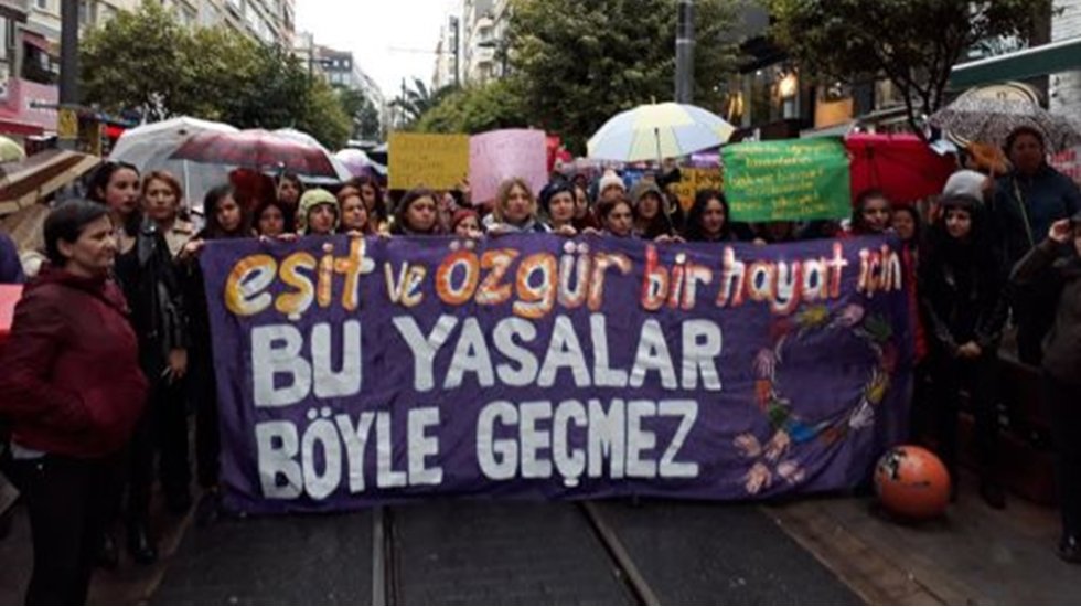 Kadınlar seslendi: Nafaka hakkına dokunmayın