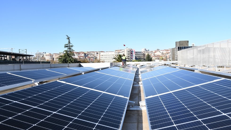 Kendi elektriğini üreten Kadıköy belediyesi yeni güneş panelleri kuracak