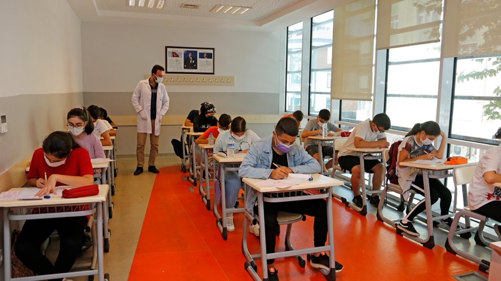 Küçükçekmece Belediyesi’nden LGS eğitim destek programı