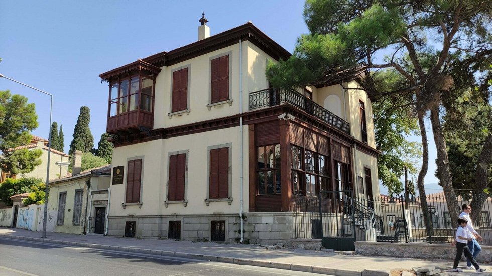 K&uuml;lt&uuml;r Bakanlığına &ccedil;ağrı: M&uuml;zenin adı 'Atilla İlhan Edebiyat M&uuml;zesi' olsun!