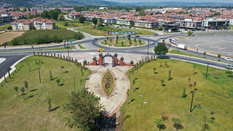 Vatandaş sefalet i&ccedil;inde İktidar, Millet Bah&ccedil;esi derdinde