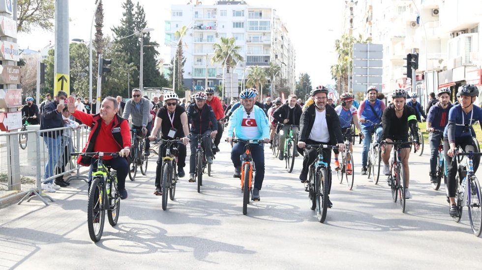 Muhittin B&ouml;cek iklim değişikliğine farkındalık i&ccedil;in pedal &ccedil;evirdi