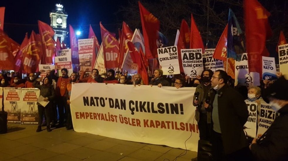 Sosyalistler NATO'ya karşı Dolmabah&ccedil;e'de buluştu...
