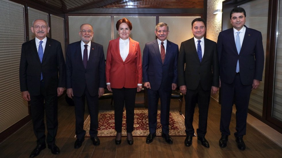 Tarihi zirveden ilk fotoğraf! G&uuml;ndem 'g&uuml;&ccedil;lendirilmiş parlamenter sistem'