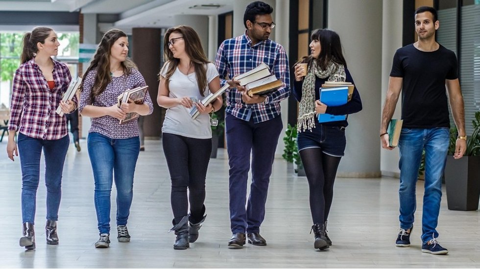 Veliler ve &ouml;ğrenciler dertli:&nbsp;&ldquo;Yurtlar yetersiz, eğitim ve servis&nbsp;&uuml;cretleri cep yakıyor&rdquo;