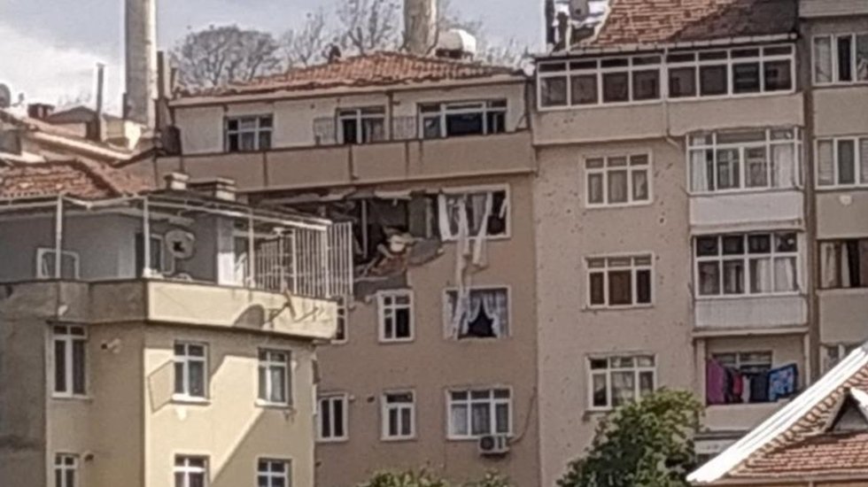 &Uuml;sk&uuml;dar'da patlama: Yaralılar var