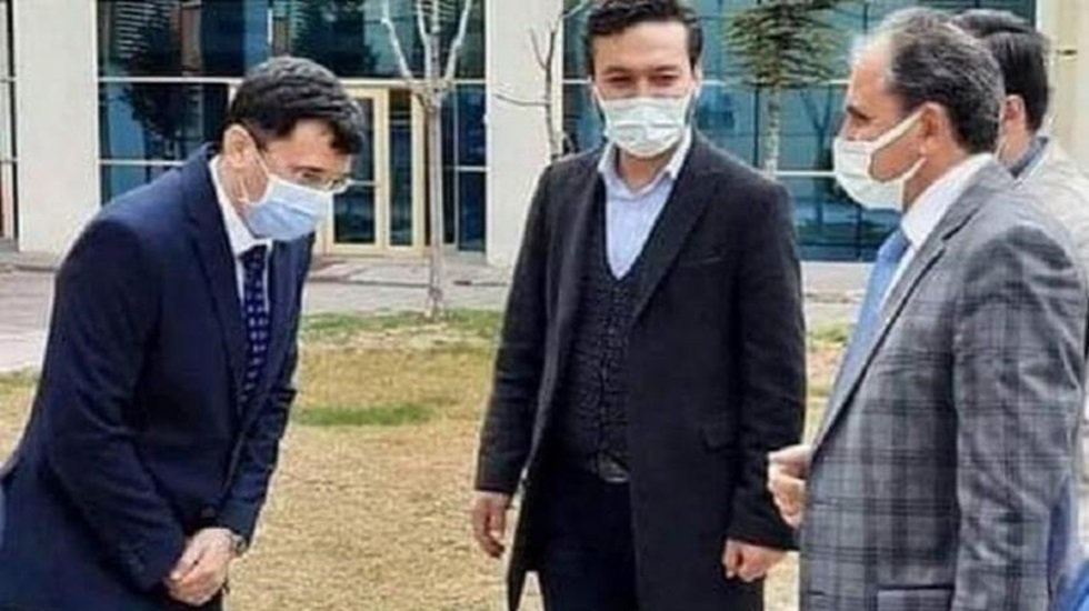 AKP'li milletvekilinin karşısında el pen&ccedil;e divan duran başhekim istifa etti