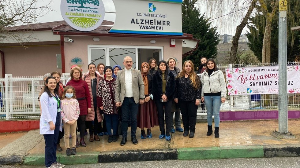 Alzheimer Yaşam Evi’nde anlamlı etkinlik