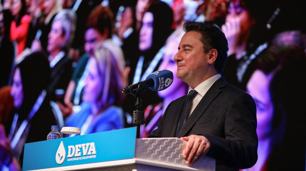 Babacan: &ldquo;Tapusunu aldığımız u&ccedil;akları getirtemediler. Egemenlik bu mu?&rdquo;