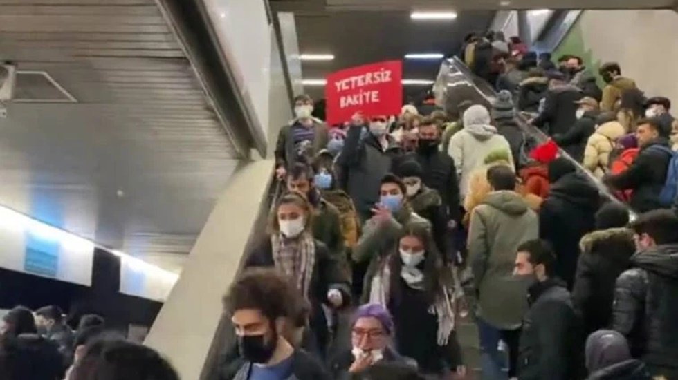 'Barınamıyoruz hareketi' ulaşım zammını Ankara&rsquo;da protesto etti