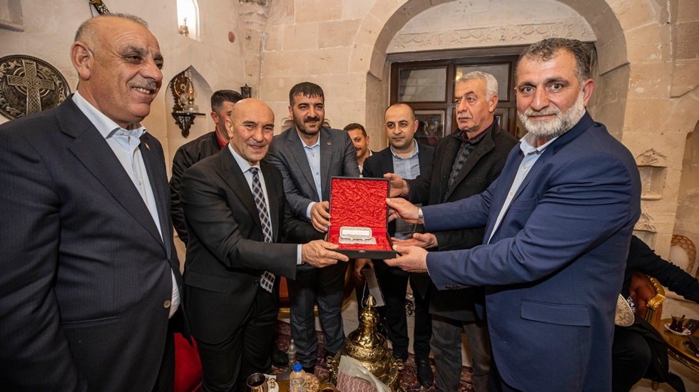 Başkan Soyer Mardin&rsquo;den seslendi: &ldquo;Korkmayacağız cesur olacağız&rdquo;