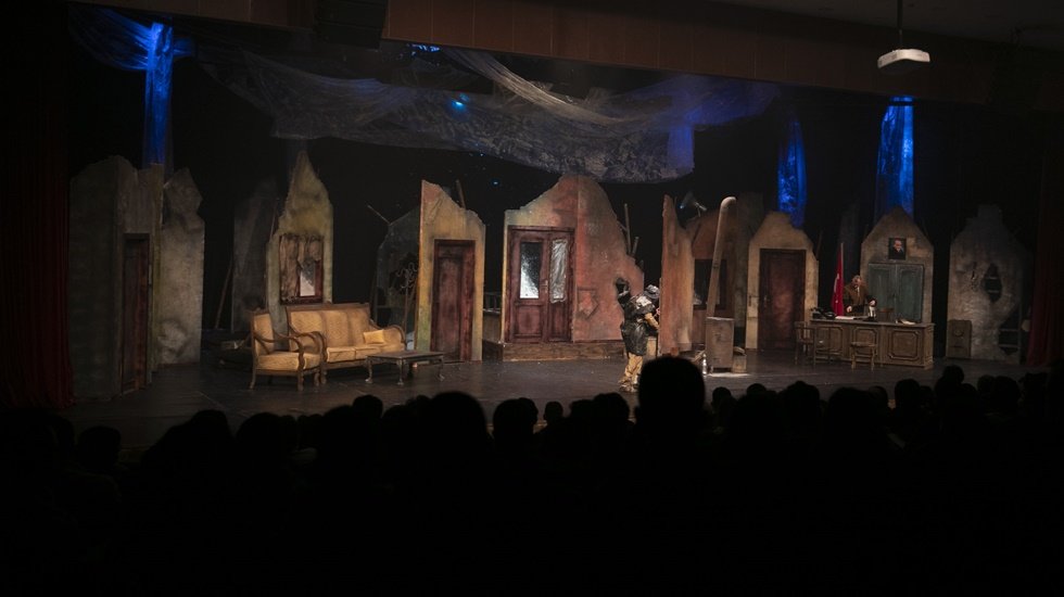 B&uuml;y&uuml;kşehir Belediyesi Şehir Tiyatrosu tanıtım g&uuml;nleri sona erdi