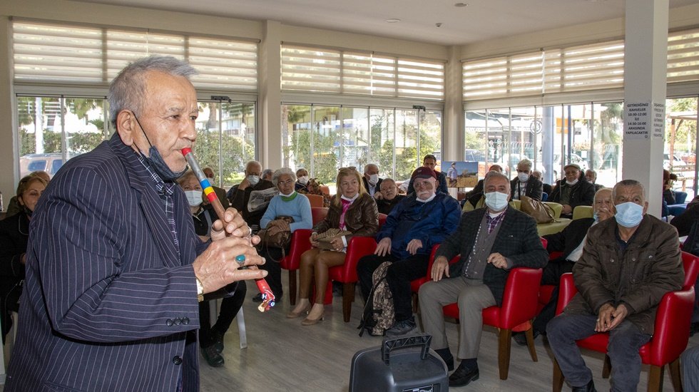 B&uuml;y&uuml;kşehir Emekli Evi &Uuml;yeleri &lsquo;Bozkırın Tezenesi&rsquo;nin hayatını &ouml;ğrendi