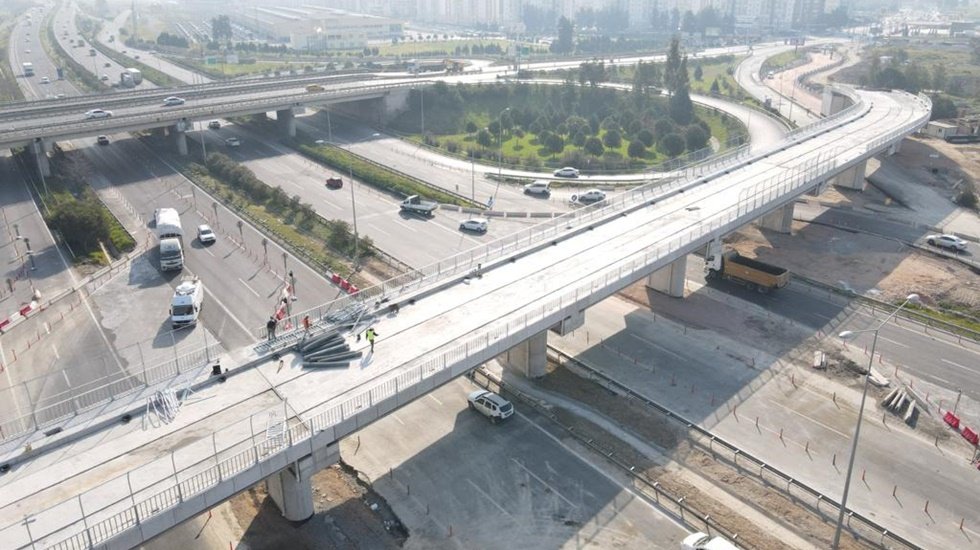 &Ccedil;iğli Tramvay viyad&uuml;k inşaatı planlanan s&uuml;reden erken bitirildi