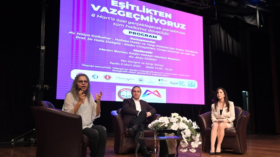 &ldquo;Eşitlikten Vazge&ccedil;miyoruz&rdquo; paneli kadınlardan b&uuml;y&uuml;k ilgi