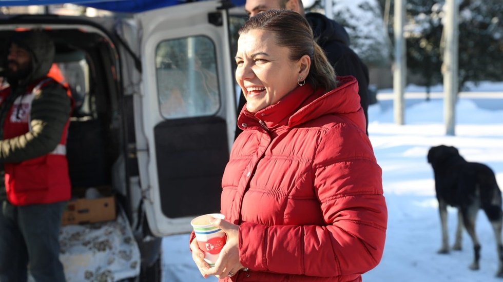 H&uuml;rriyet, sınav &ouml;ncesi &ouml;ğrencilere &ccedil;orba ikram etti