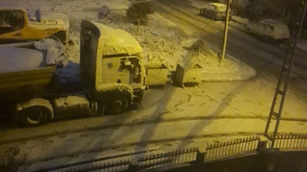 İstanbul&rsquo;da beklenen kar hafif hafif başladı