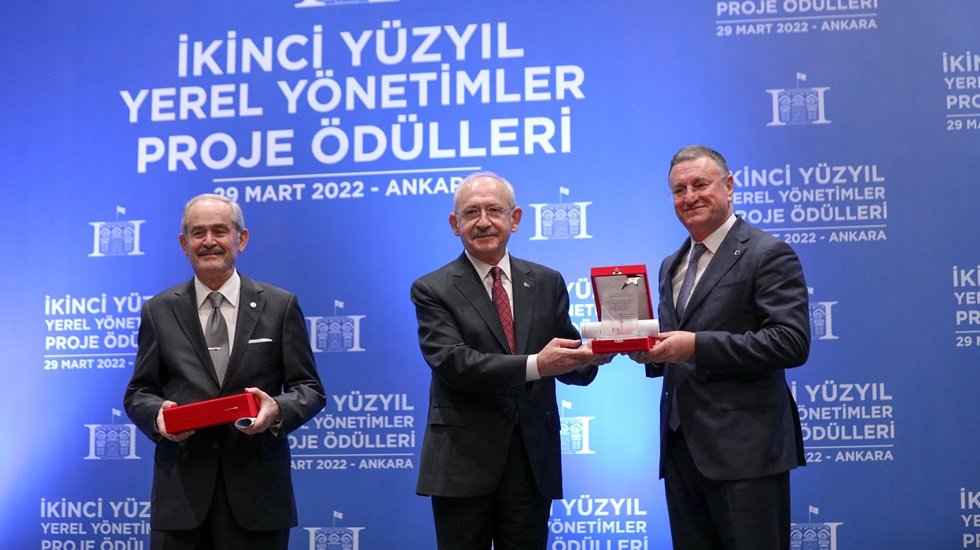 Kılı&ccedil;daroğlu, İkinci Y&uuml;zyıl Yerel Y&ouml;netimler Proje &Ouml;d&uuml;lleri T&ouml;renine Katıldı