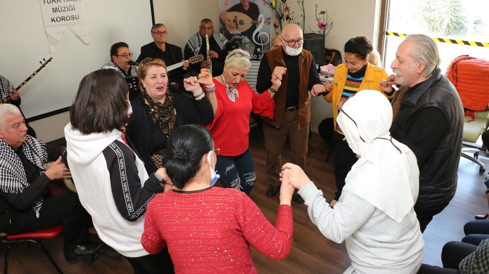 Mavi Ev Alzheimer Merkezi’nde konserli kutlama