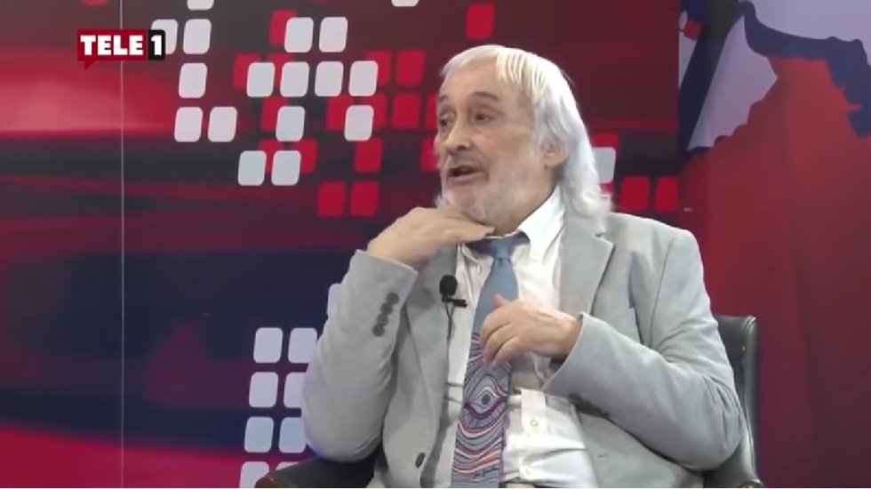 M&uuml;jdat Gezen'den s&uuml;per bir Binalı Yıldırım taklidi