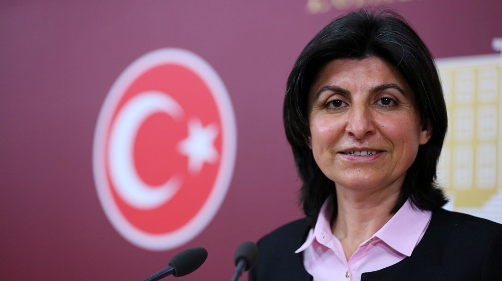 &Ouml;zdemir: "Vize başvuruları m&uuml;tekabiliyet ilkesine uygun olmalı"