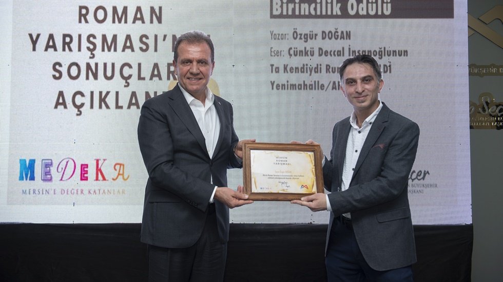 Roman Yarışması&rsquo;nın Birincisi Yazar &Ouml;zg&uuml;r Doğan Oldu