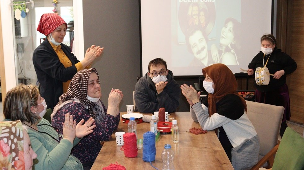 Yaşlılara Saygı Haftası etkinlikleri Alzheimer Yaşam Evi&rsquo;nde başladı