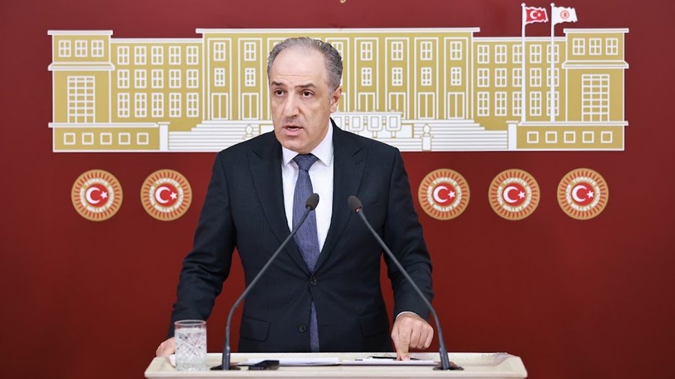 Yeneroğlu: &lsquo;Fahiş zamların sebebi, Ukrayna-Rusya krizinden &ouml;te T&uuml;rkiye&rsquo;nin b&uuml;t&ccedil;e a&ccedil;ığı&rsquo;