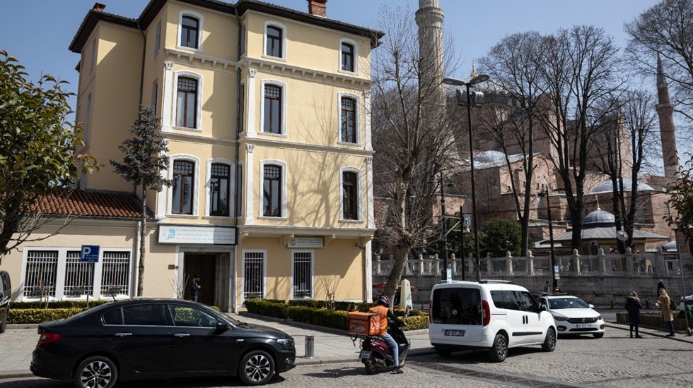 Yerebatan Sarnıcı’nın girişine el konuldu… Sarnıçla sarayı karıştırmasınlar…