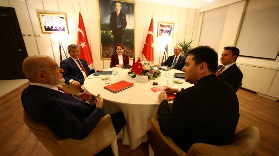 Altılı masanın Cumhurbaşkanı adayı için olmazsa olmazı 'seçilebilirlik'