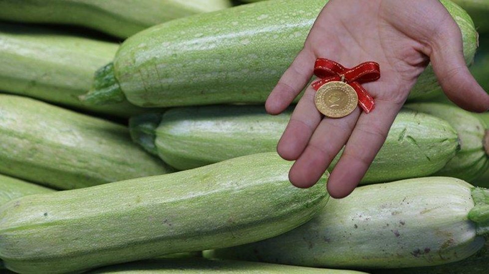 AKP gelmeden &ouml;nce 20 TL&rsquo;ye &ccedil;eyrek şimdi ise kabak!