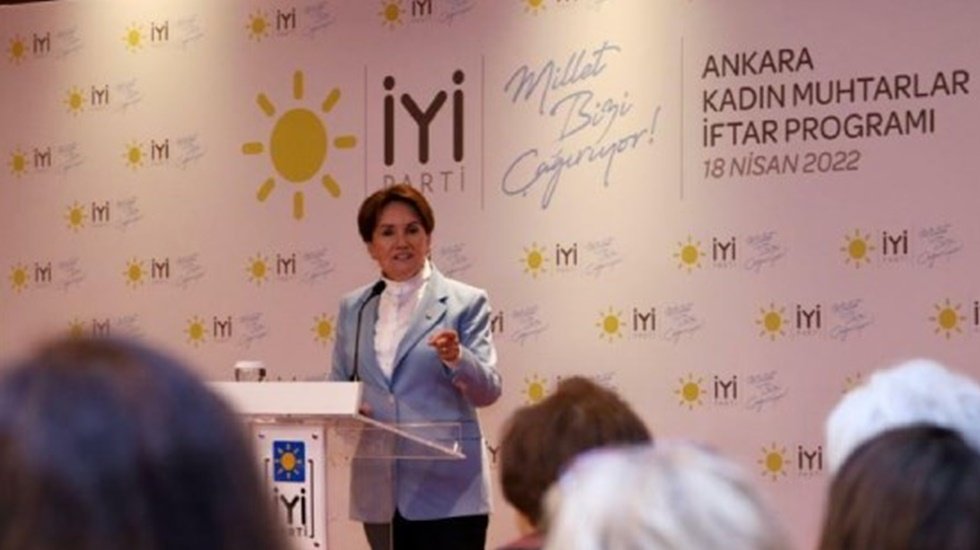 Akşener: "Partili Cumhurbaşkanlığı T&uuml;rkiye'yi yok etme yolunda gidiyor"