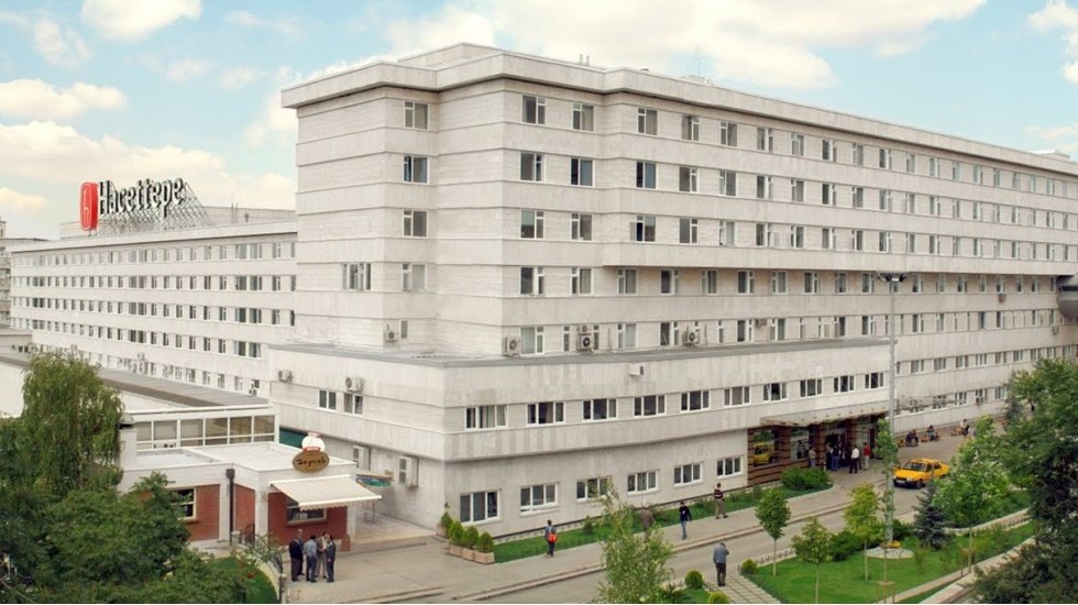 Ambulans iftar &ccedil;adırları nedeniyle giremeyince kalp krizi ge&ccedil;iren &ouml;ğrenci yaşamını yitirdi....