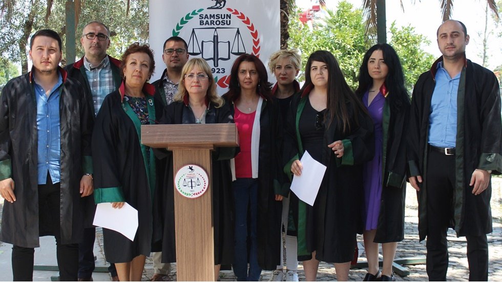 Avukata y&ouml;nelen şiddet de, esasen vatandaşın adalet m&uuml;cadelesine y&ouml;nelmiştir.