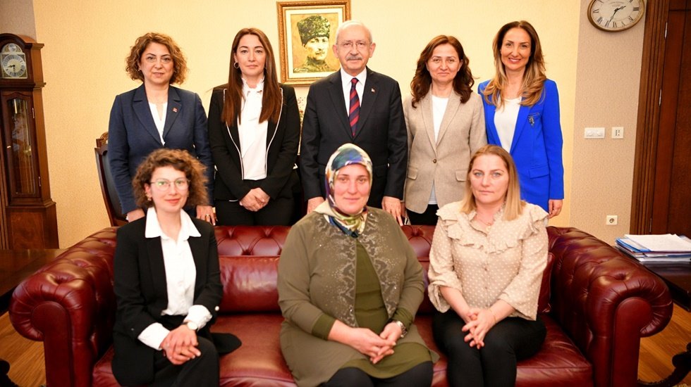"Birileri beni AKP&rsquo;ye &uuml;ye yapmış. &Ouml;ğrenince AKP&rsquo;den istifa edip CHP&rsquo;ye &uuml;ye oldum&rdquo;