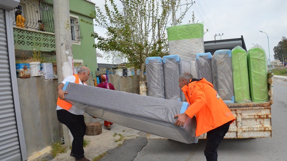B&uuml;y&uuml;kşehir&rsquo;den evi yanan 8 aileye daha eşya desteği
