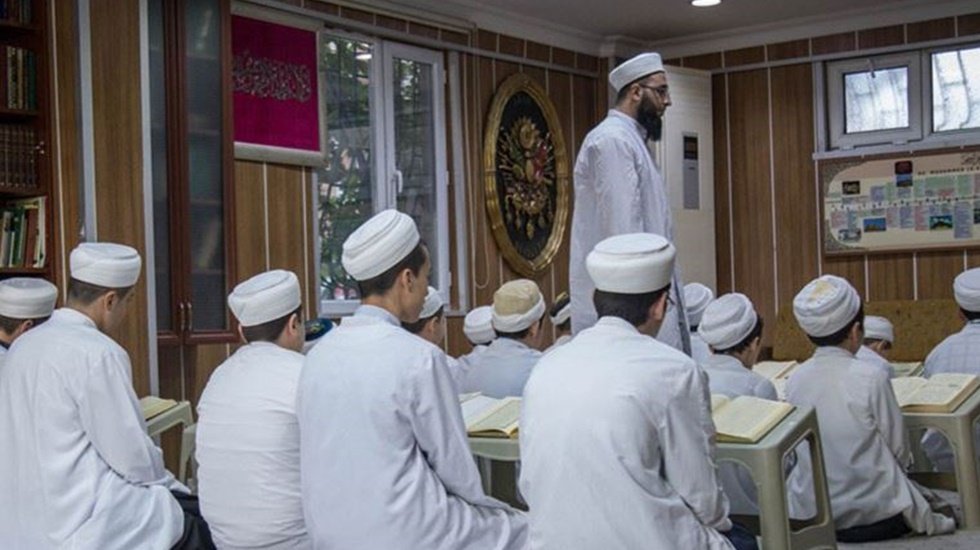 &Ccedil;ağdaş eğitime karşı İstanbul'un g&ouml;beğinde medrese&hellip;