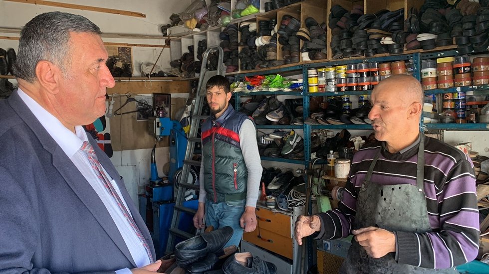 CHP&rsquo;li G&uuml;rer: &ldquo;Avrupa&rsquo;nın kıskandığı T&uuml;rkiye&rsquo;de ikinci el ayakkabı satışı patladı&rdquo;