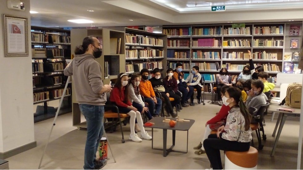 Efes Sel&ccedil;uk&rsquo;ta K&uuml;t&uuml;phane Haftasında kitaplar arası yolculuk