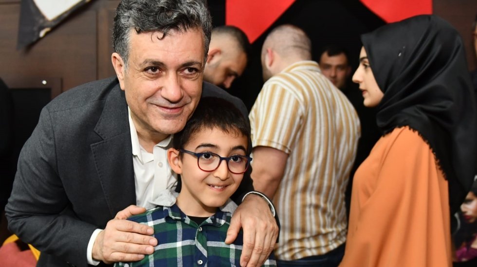 Esenyurt Belediyesi, eğitimcilerle iftarda buluştu