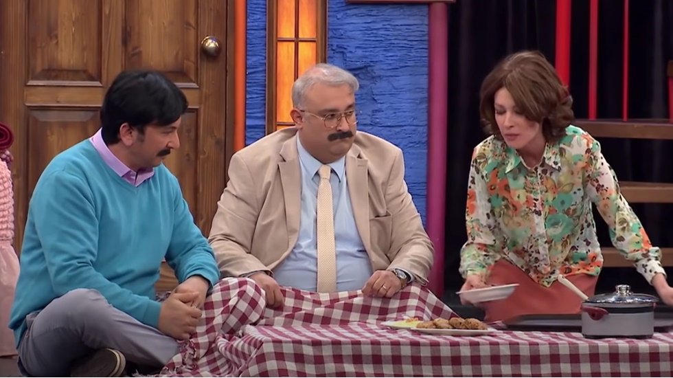 G&uuml;ld&uuml;r G&uuml;ld&uuml;r'den dikkat &ccedil;eken 'Ramazan' skeci: 'İftarımızı gariban evinde a&ccedil;ıyoruz'