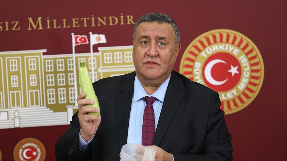 G&uuml;rer: &ldquo;Sabit gelirli tane ile bile&nbsp;meyve sebze&nbsp;almakta zorlanıyor&rdquo;