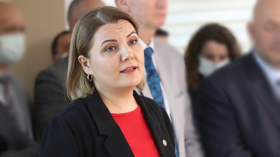 AKP’liler Cemevleri statüsünü reddetti. Başkan Hürriyet’te o kararı veto etti...