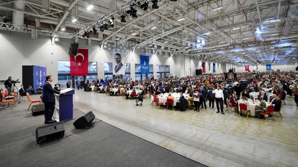 İmamoğlu, 4000 mesai arkadaşıyla iftarda buluştu&hellip;